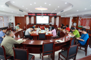 王暉副總經(jīng)理、紀(jì)檢組湯茗青組長在一支部黨員大會(huì)上講“不忘初心、牢記使命”主題教育專題黨課